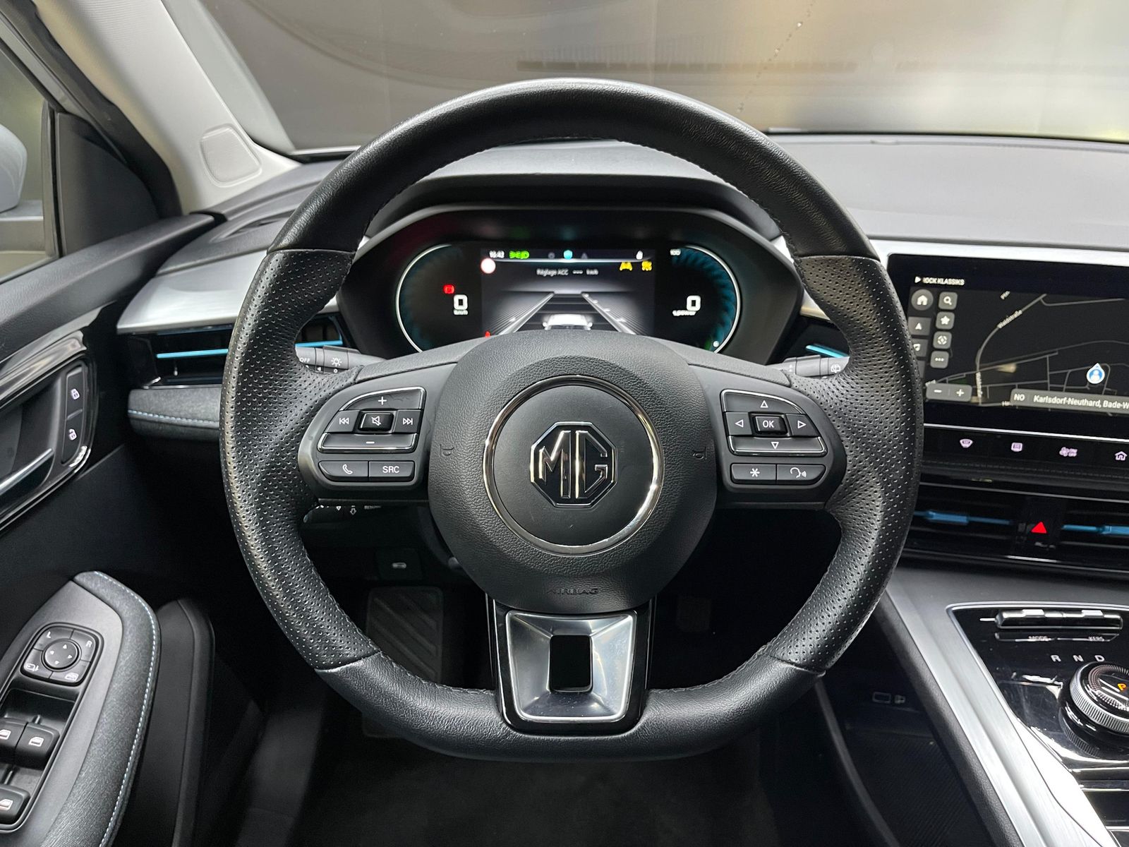 Fahrzeugabbildung MG MG5 61 KWH Luxury NAVI+LED+SHZ+DAB+ACC+360°+DAB+