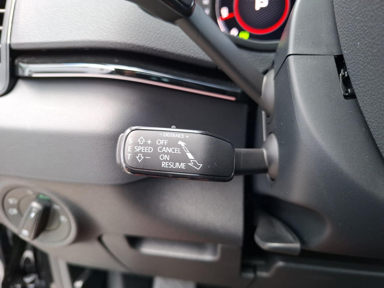 Fahrzeugabbildung SKODA Karoq TSI Sportline DSG 4x4 LED AHK Navi PANO AC