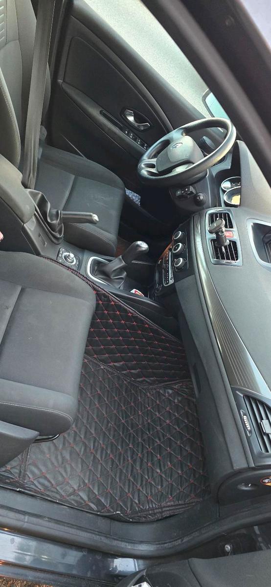 Renault Megane 2010 — салон
