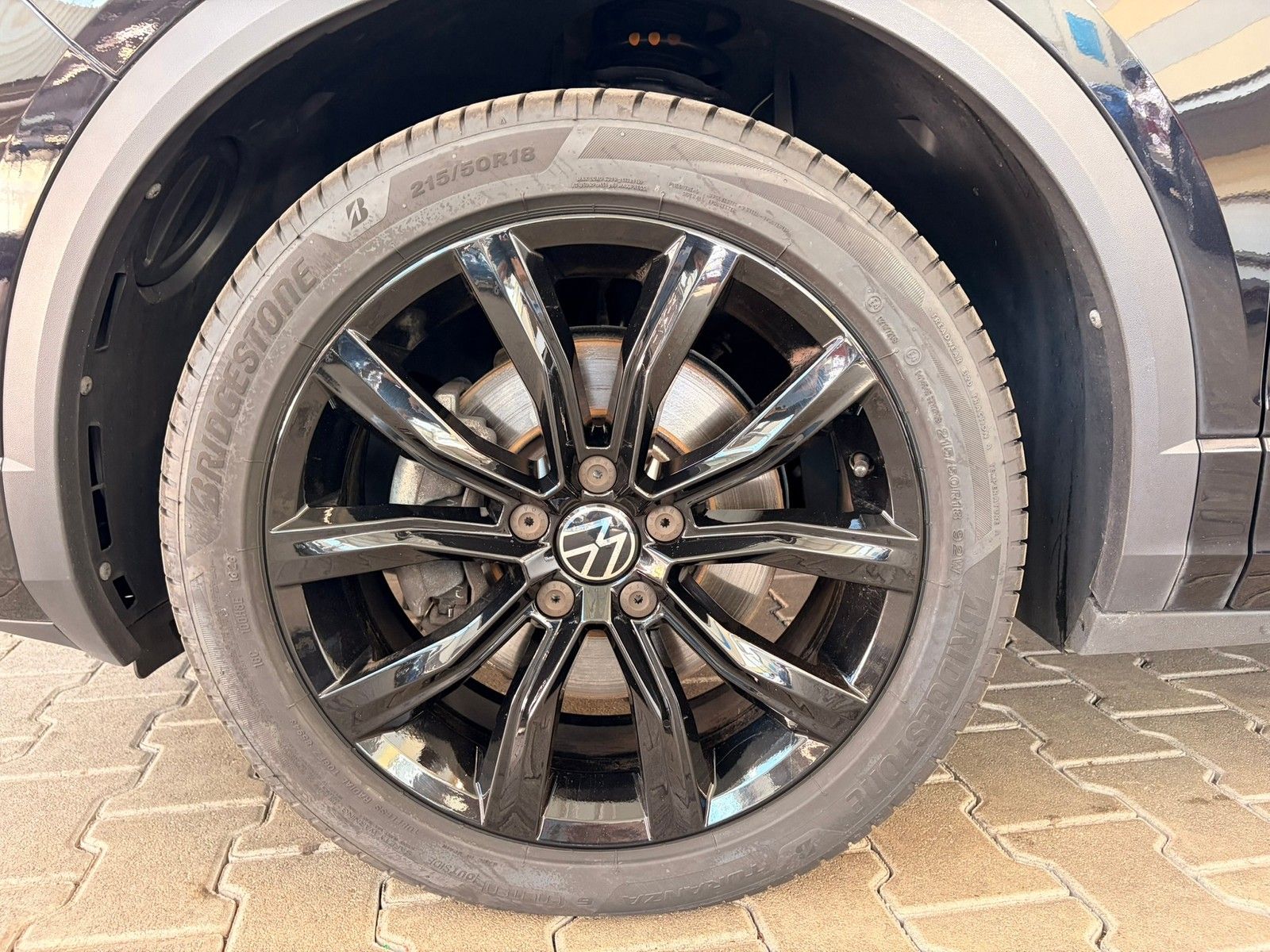 Fahrzeugabbildung Volkswagen T-Roc R-Line 2.0 TSI DSG 4M +ACC +LED + IQ.Drive