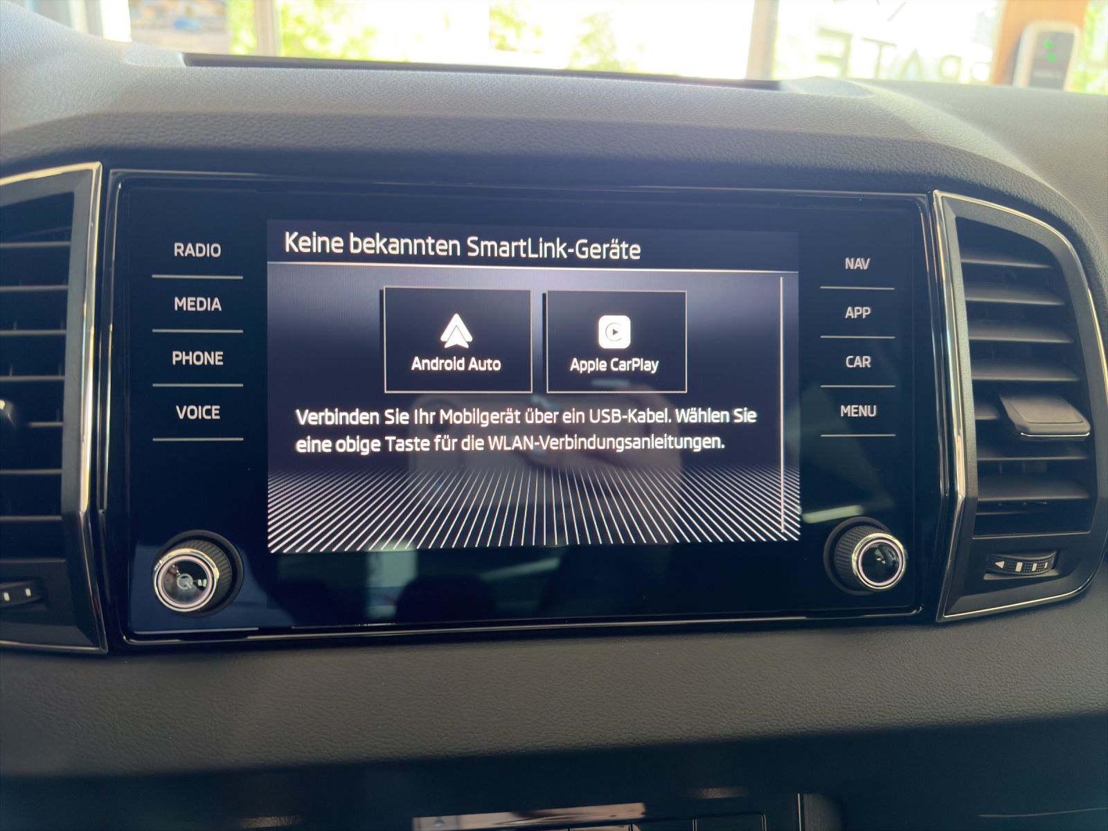 Fahrzeugabbildung SKODA Karoq 1.5 TSI Balance DSG MATRIX AHK ACC 3 J ASG