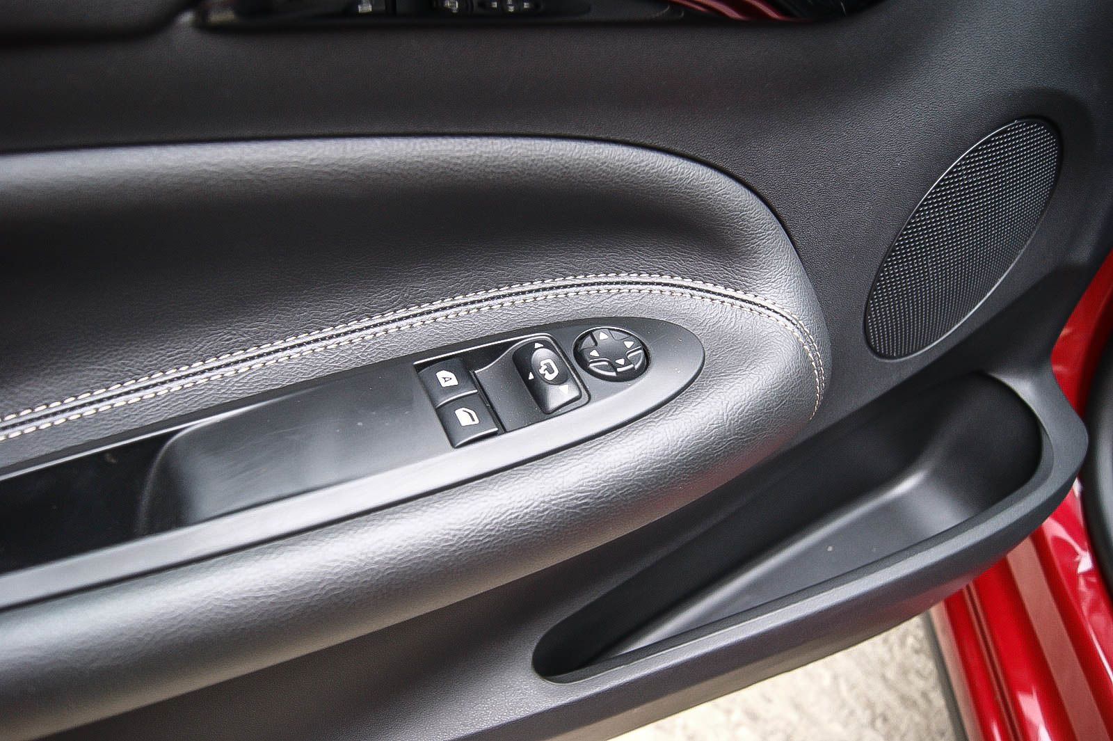 Fahrzeugabbildung Andere DS 3 SportChic Automatik LED VISION STYLE-PAKET