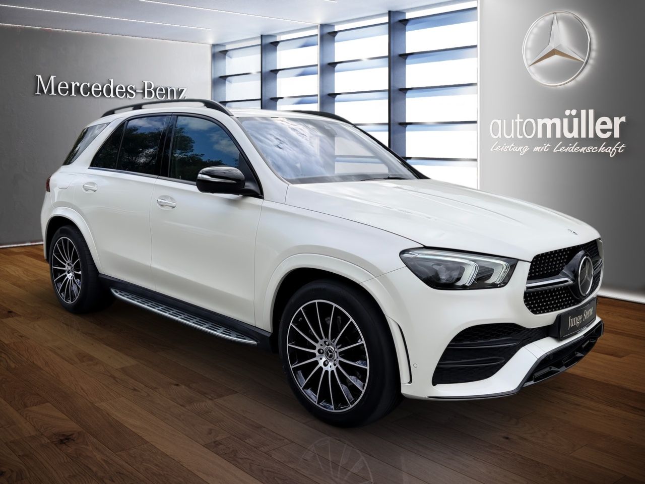 Fahrzeugabbildung Mercedes-Benz GLE 450 4M AMG+AHK+LUFTFAHRW+HEADUP+NIGHT+360+++