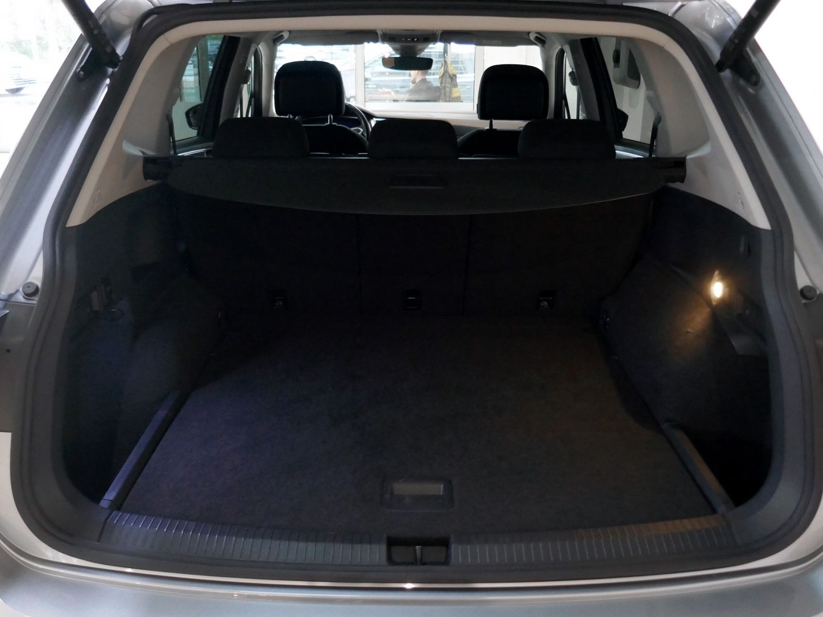 Fahrzeugabbildung Volkswagen Tiguan Allspace Life 2.0 TDI | LED AHK ACC