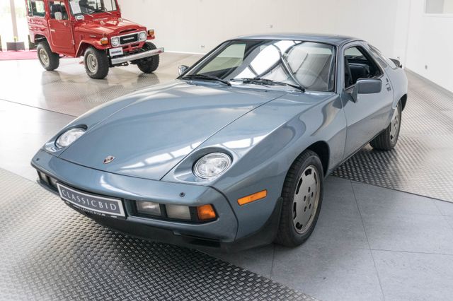 Porsche 928 S