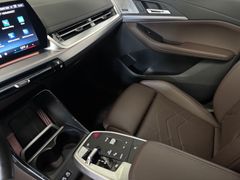 Fahrzeugabbildung BMW 218i Active Tourer M Sport--ACC/Travel/Pano/Head