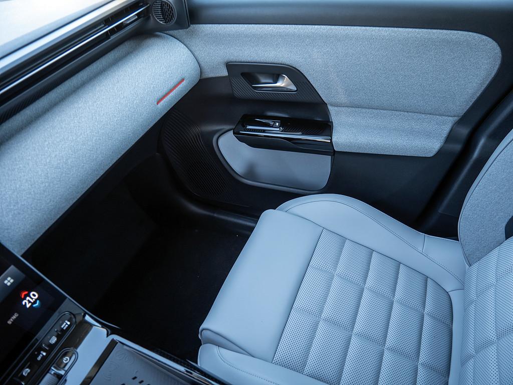Citroën C5 Aircross Plug In- Hybrid MAX HUD NAVI On Boar