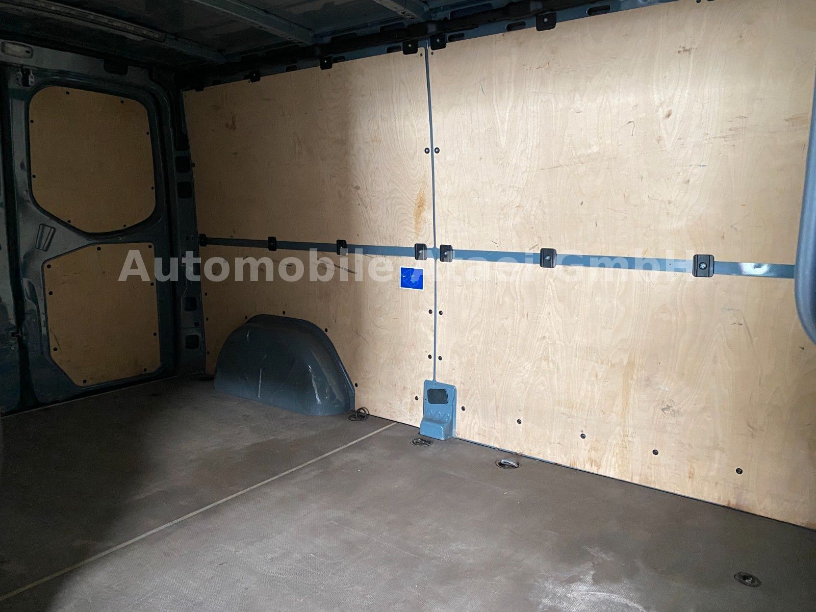 Fahrzeugabbildung Mercedes-Benz Sprinter 211 Plus Paket AHK+ KAMERA+ MBUX (8189)