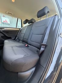 Volkswagen Golf - 11