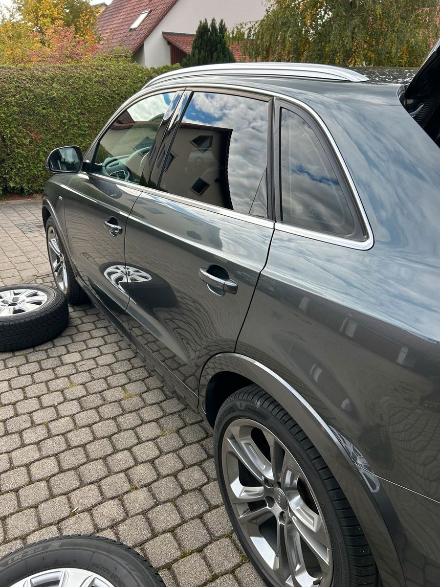 AUDI Audi Q3; S line Sportpaket Bose soundsyste...