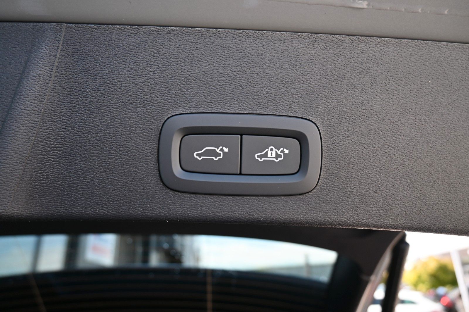 Fahrzeugabbildung Volvo XC40 B4 DKG Ultra Dark*PANO*FSHZG*360°*ACC*AHK