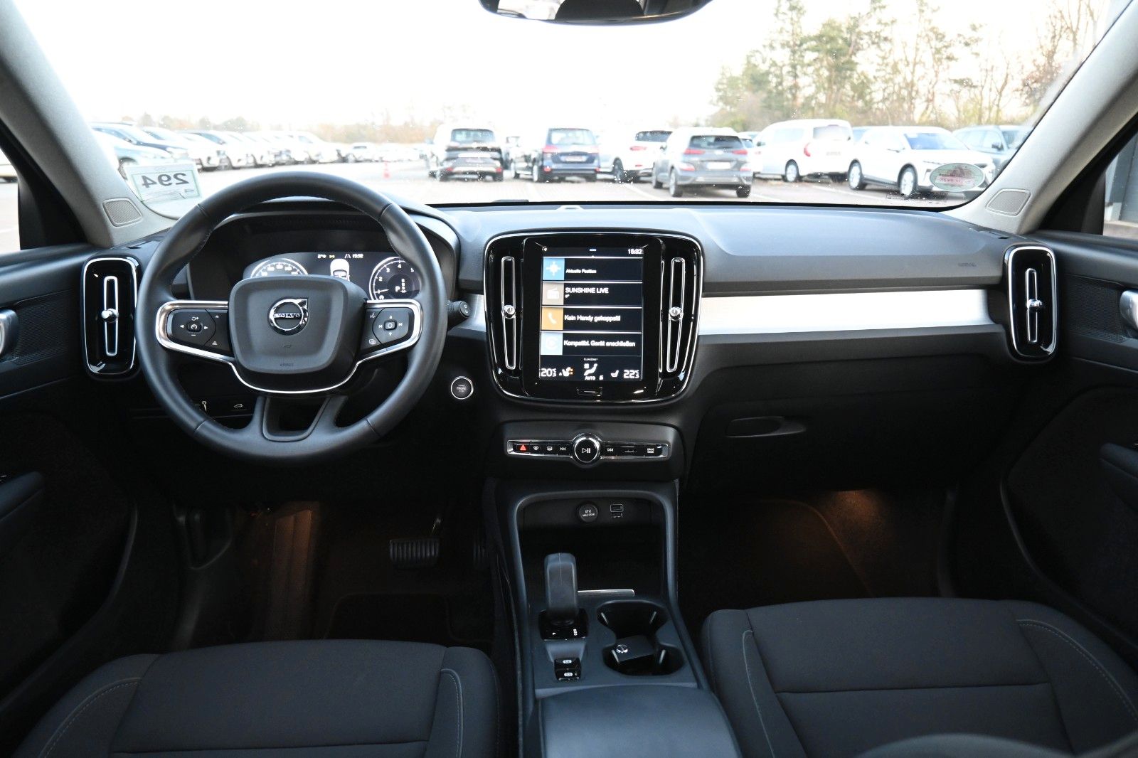 Fahrzeugabbildung Volvo XC40 T3 Benzin Momentum*RFK*FSHZG*