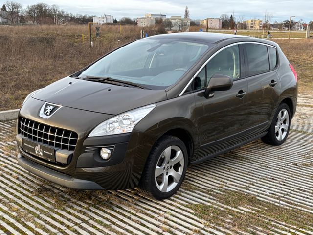 Peugeot 3008 Premium /1.Hand/AHK/Panorama/Klimaaut./Shz