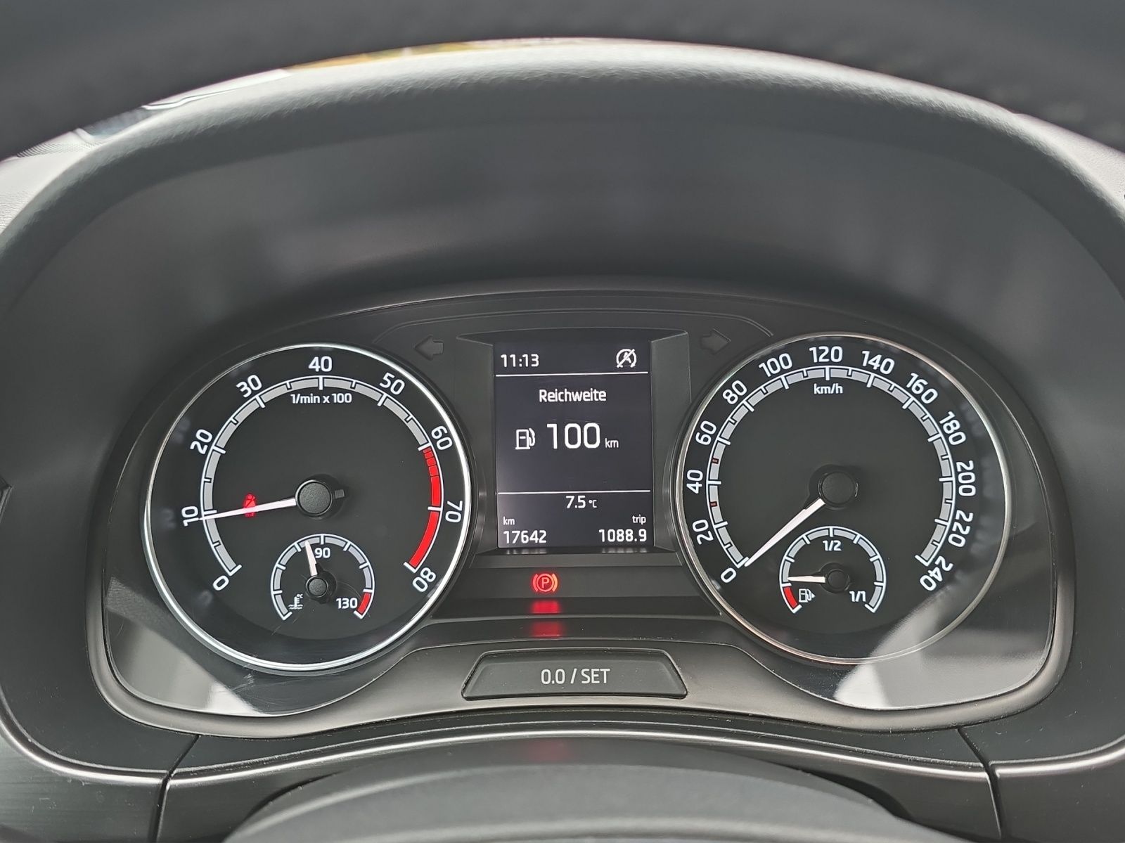 Fahrzeugabbildung SKODA Fabia Combi Drive 125 1.0 TSI KLIMA DAB SMART LI