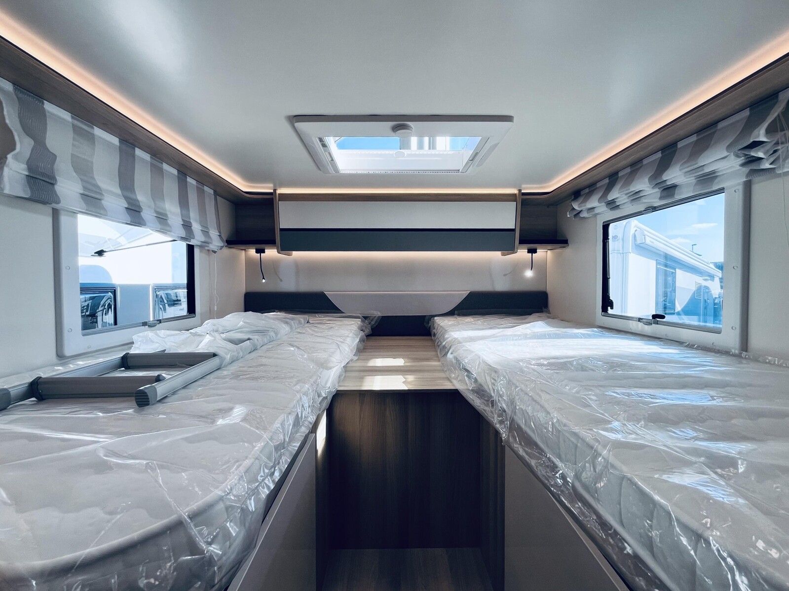 Fahrzeugabbildung NobelART T 7000 Ford