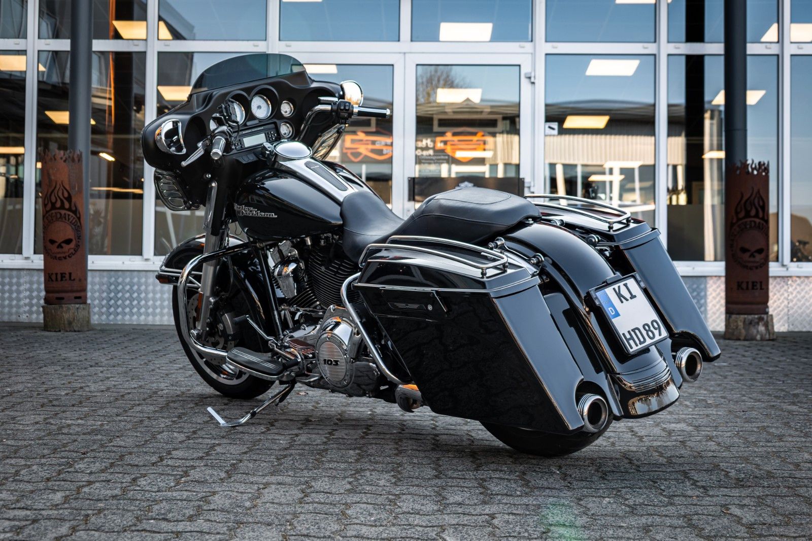 Fahrzeugabbildung Harley-Davidson FLHX Street Glide 103 cui - KERN-AUSPUFF