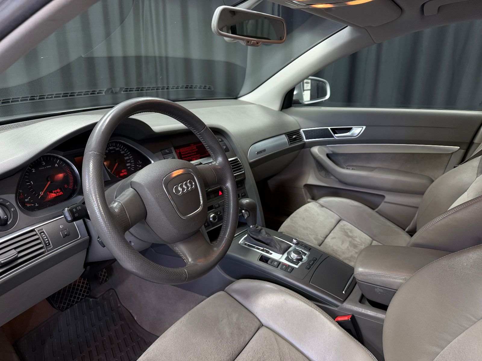 Fahrzeugabbildung Audi A6 Lim. 3.0 TDI quattro|D-FZG|U-FREI|PDC|TÜV Neu