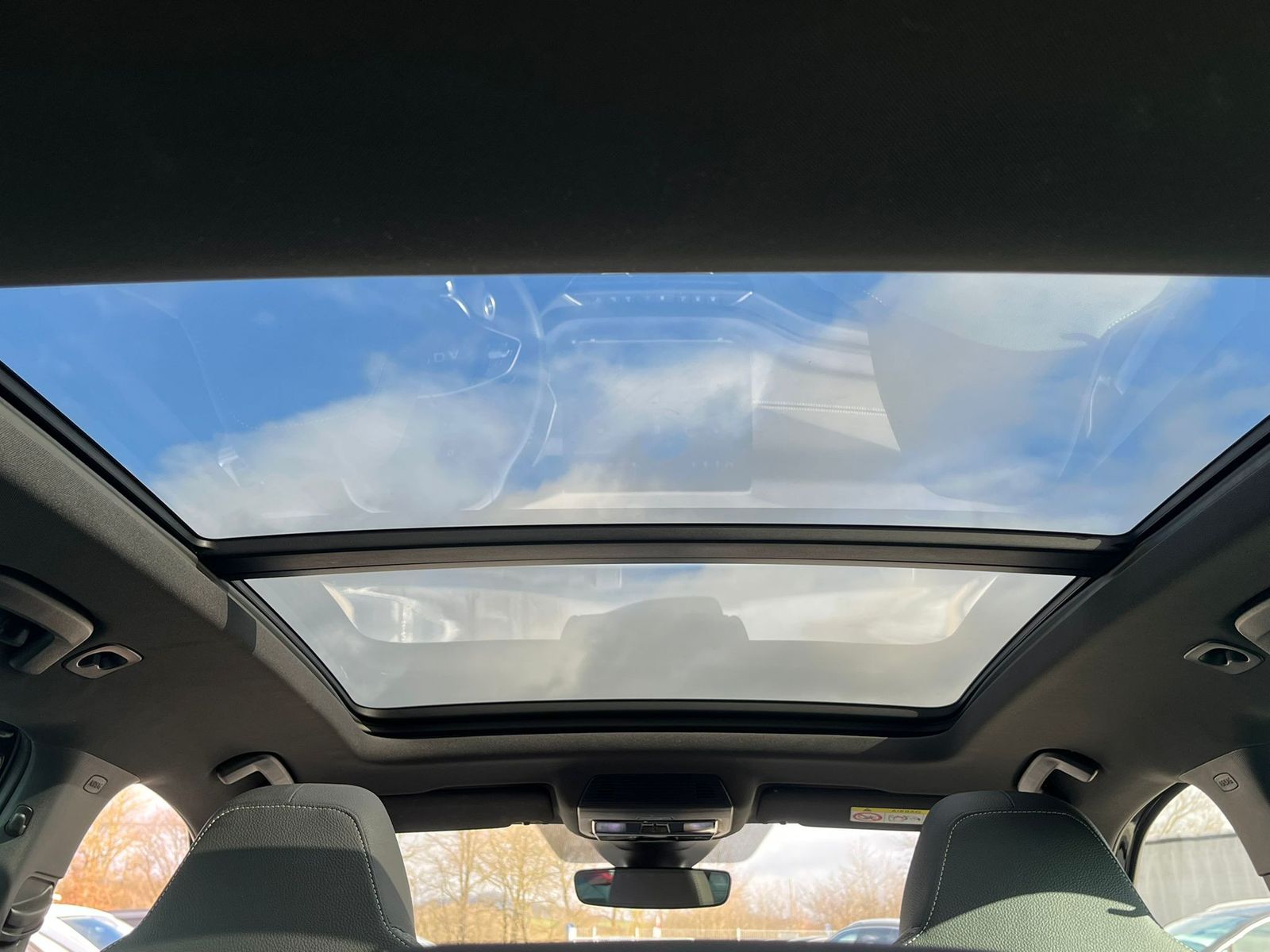 Fahrzeugabbildung SKODA Octavia 1.5 DSG Sportline PANO*MATRIX*AHK*5J.GAR