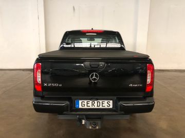 Mercedes X 250 - 9