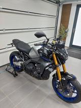 Yamaha MT09 SP - YAMAHA BLAU MOTORRAD