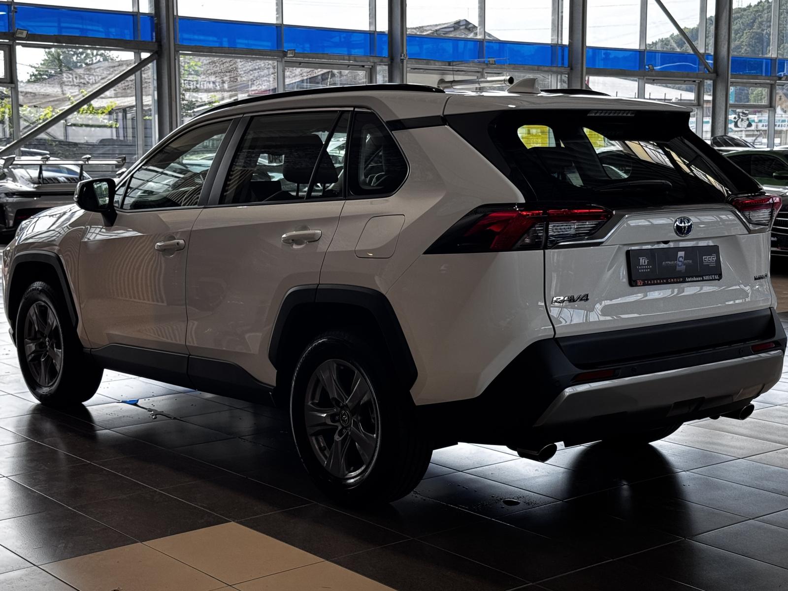 Toyota RAV4 Hybrid Business Edition R.Cam ACC LED