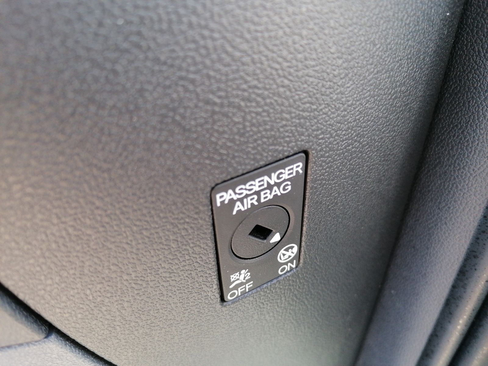 T-Cross 1.0 TSI DSG Active R Line NAVI+LED+ACC