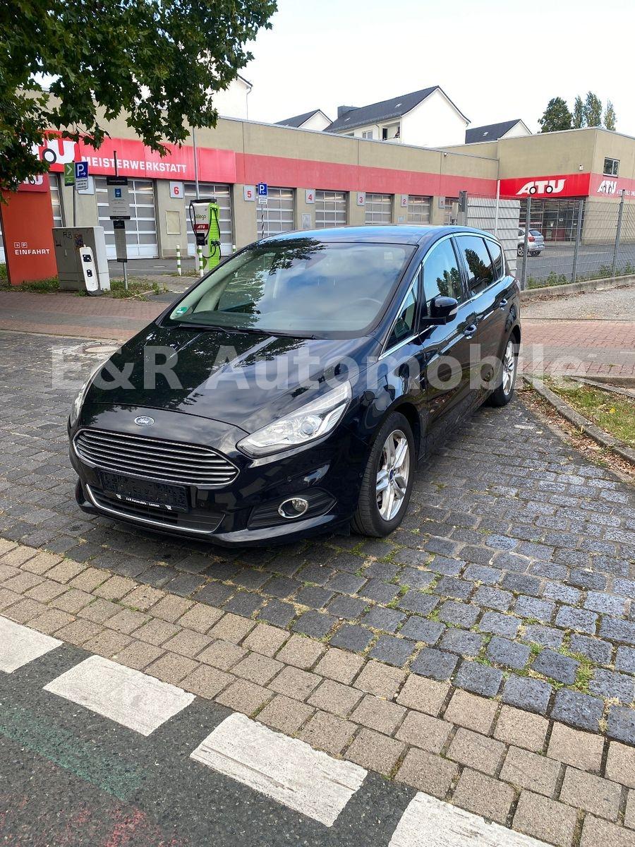 Ford S-Max S-MAX Titanium 8 Fach Navi