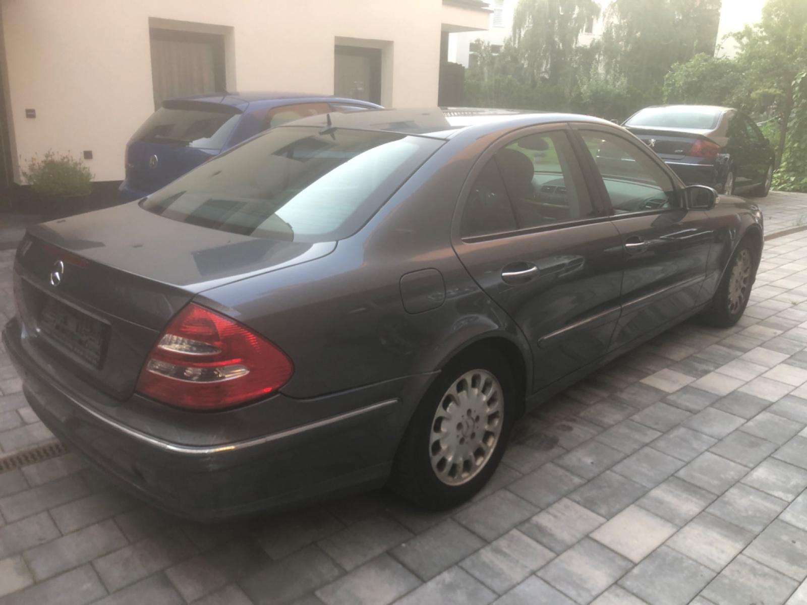 Mercedes-Benz E 220 CDI ELEGANCE  / AUTOMATIK