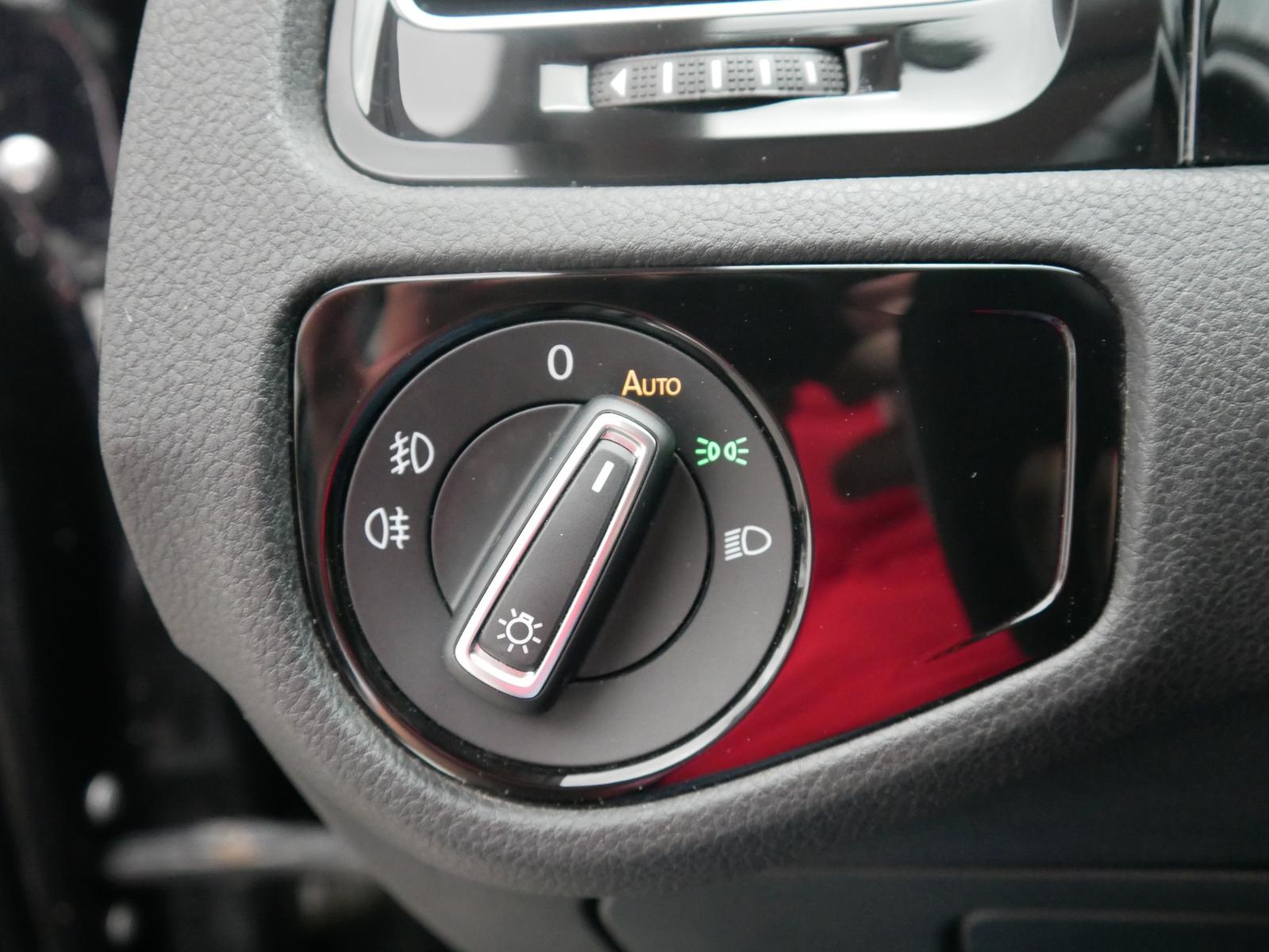 Volkswagen Golf VII 1.5 TSI Highline Navi ACC Kamera PDC