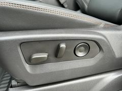 Fahrzeugabbildung GMC Sierra 1500 AT4 6.2L V8 LED ACC HUD AHK 360°