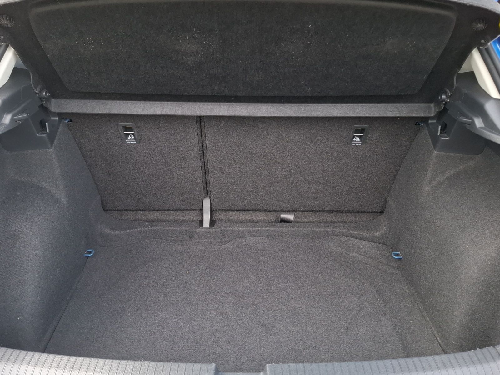 Fahrzeugabbildung Volkswagen T-Roc TSI CarPlay Klima GRA PDC SH LM