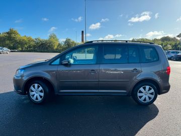 Volkswagen Touran - 10