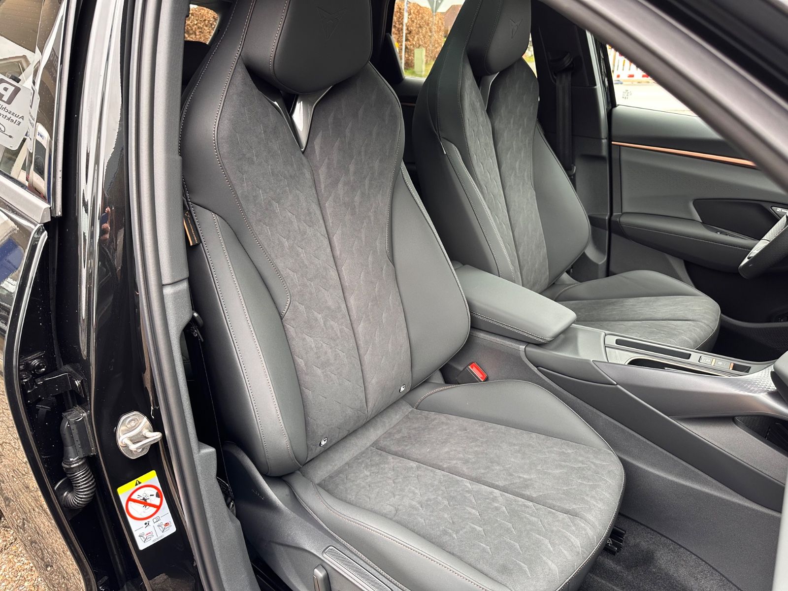 Fahrzeugabbildung CUPRA Terramar VZ 2.0 TSI 4Dr DSG Matrix/Pano/AHK/ACC