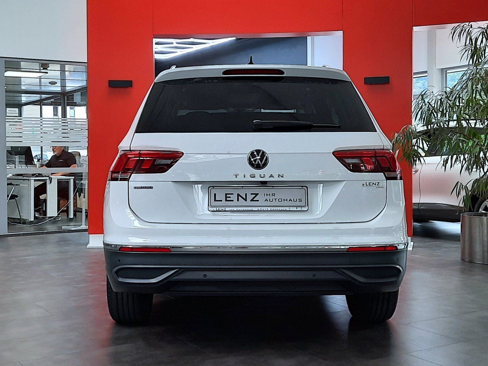 Fahrzeugabbildung Volkswagen Tiguan Allspace Life TDI *Standhzg*Navi*Cam*LED*