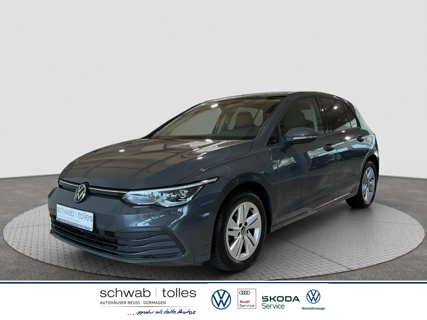 Volkswagen Golf VIII 1.5 eTSI 7-DSG Life Panorama Rückfahr