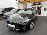 Hyundai i30 cw Family ALLWETTER/PDC/KLIMA/SHZ/TEMPOMAT - Hyundai i30 Gebrauchtwagen in Bremen