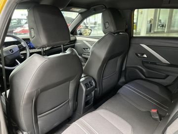 Fotografie 15 des Opel Astra 1.2 Turbo GS AHK