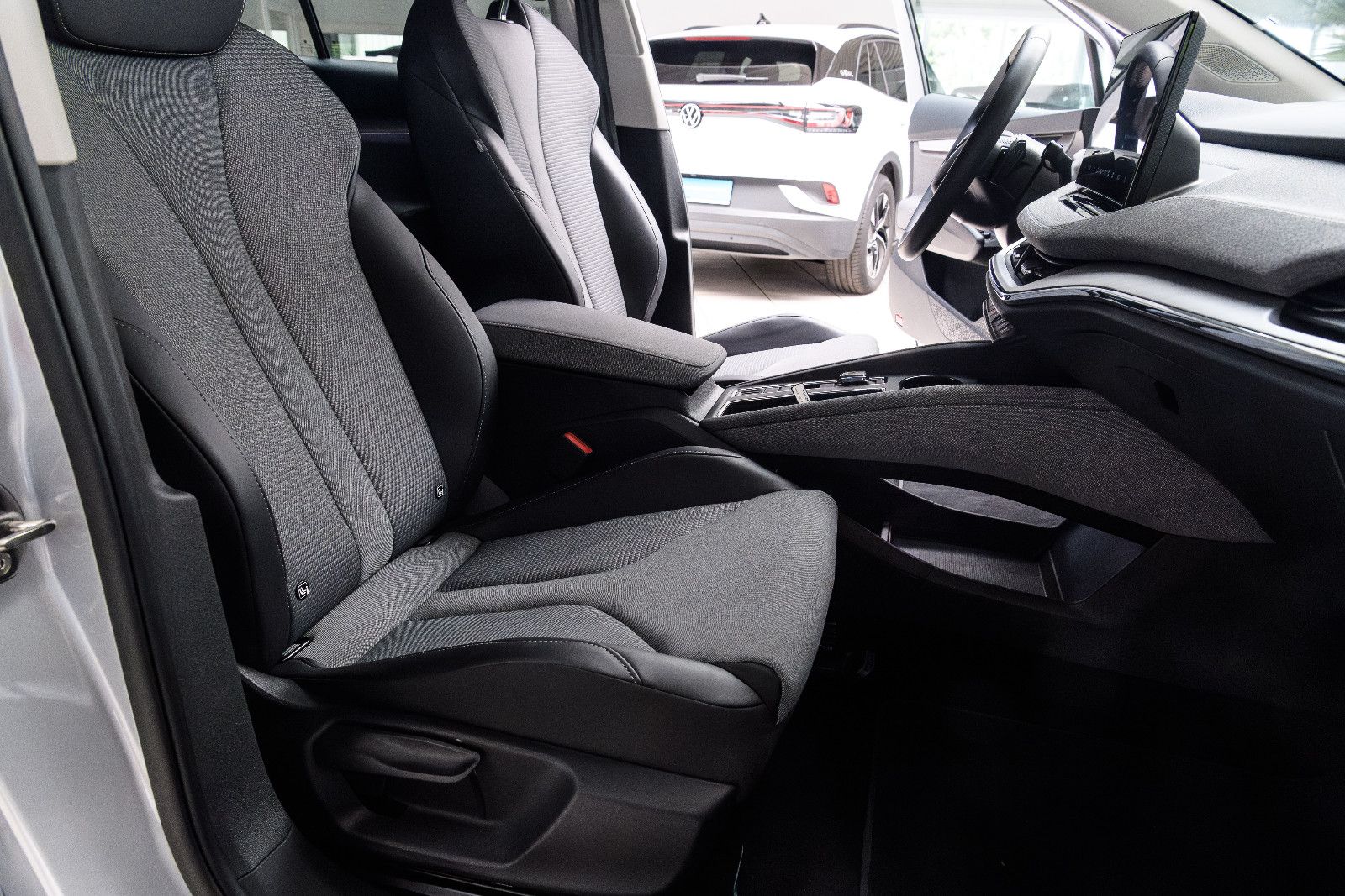 Fahrzeugabbildung SKODA Enyaq 85 x Loft AHK/4x4/RFK/LED