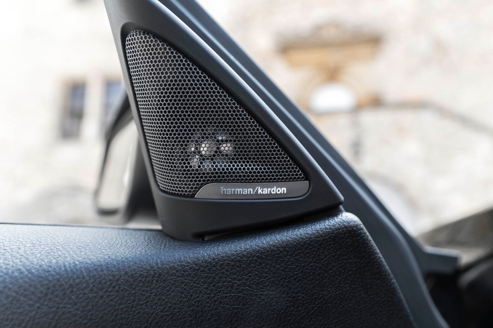Fahrzeugabbildung BMW 435I Cabrio M-PERFORMANCE H&K KAM NAV ALC CARBON