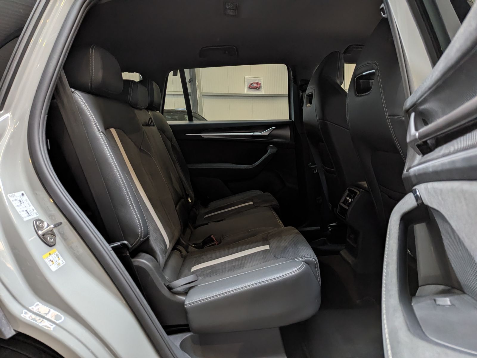 Fahrzeugabbildung SKODA Kodiaq 2.0TDI SPORTLINE*MEMOR*CAM*LED*ACC*7-SITZ