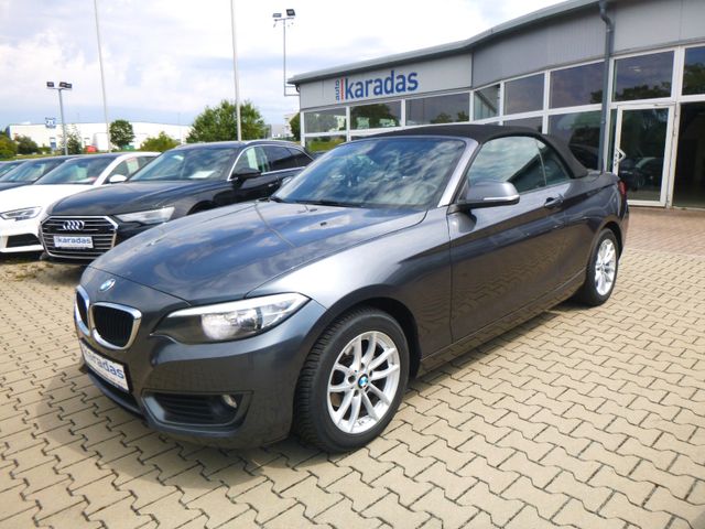 Fahrzeugabbildung BMW 218i Cabrio >NAV/PDC/Sitzheiz/Bluetooth