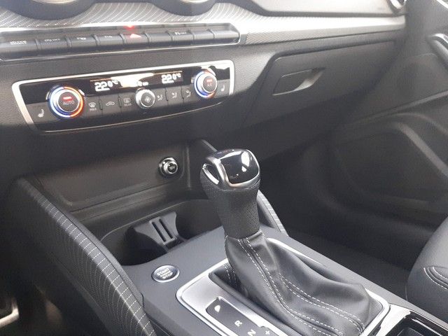 Fahrzeugabbildung Audi Q2 S line 35TFSI S-tronic LED Kamera AHK 19"