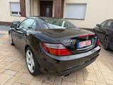 Mercedes-Benz 250 SLK Roadster+AMG Styling+Pano+Harman+Airscr+ - Mercedes-Benz SLK 250 mit Benzin-Antrieb