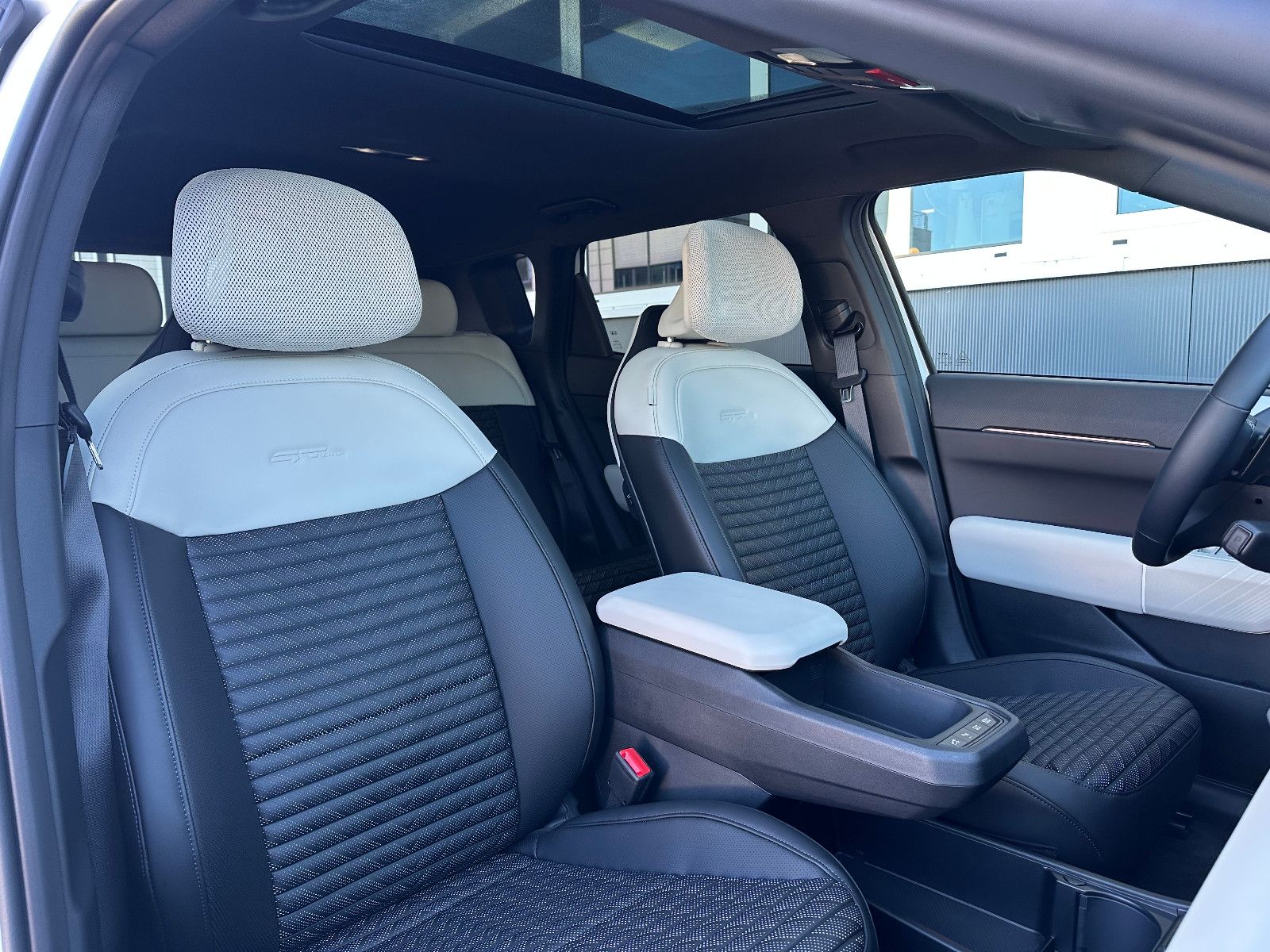 Fahrzeugabbildung Kia EV4 81 FWD GTL DWP COM CON GD