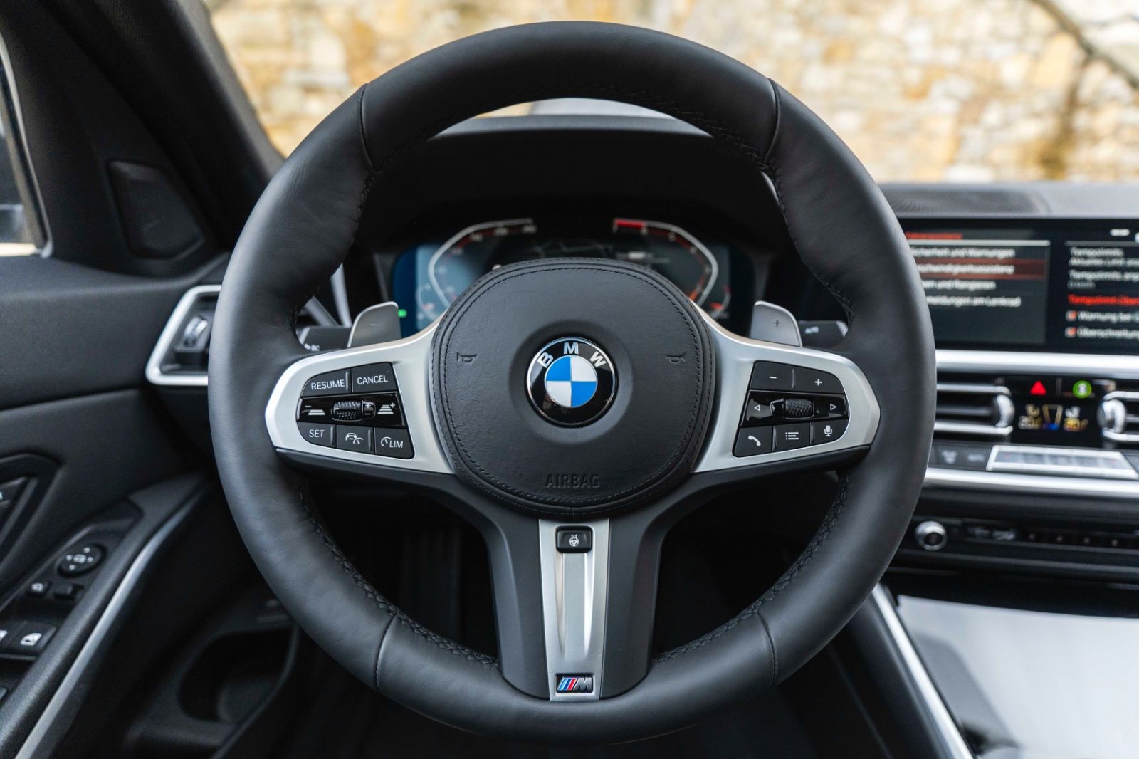 Fahrzeugabbildung BMW 330iX M-Performance HIFI KAM LED NAV CARPLAY