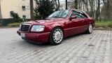Mercedes-Benz W124 - E 220 - Mercedes-Benz E 220 mit Benzin-Antrieb: Sportwagen, Automatik