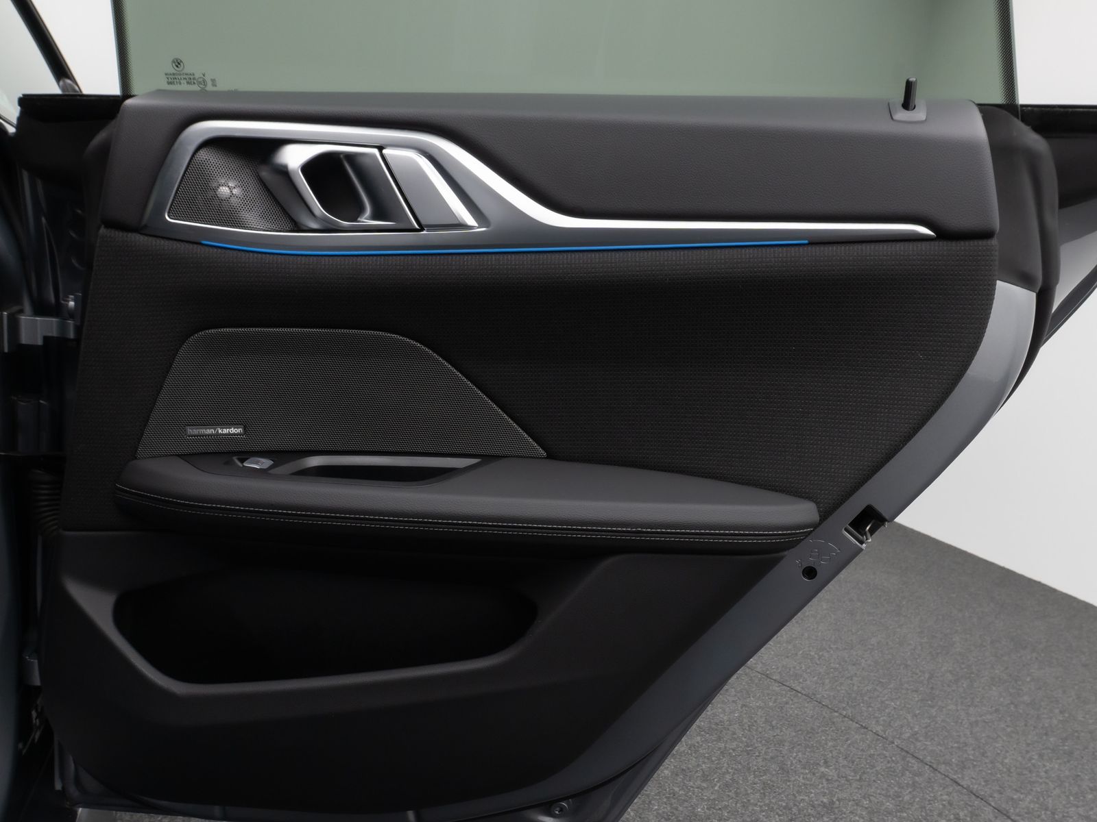 Fahrzeugabbildung BMW i4 eD40 Gran Coupé Kamera DAB H/K PDC Sport