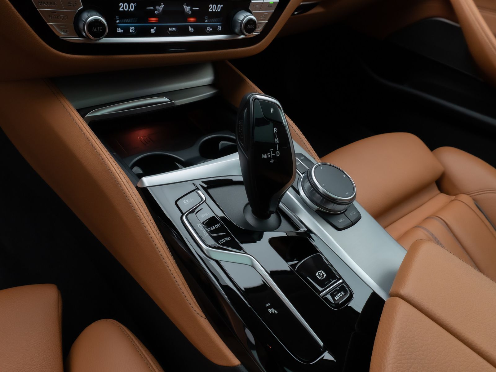 Fahrzeugabbildung BMW 520d xD LuxuryLine Panorama Laser TV HUD DAB H/K