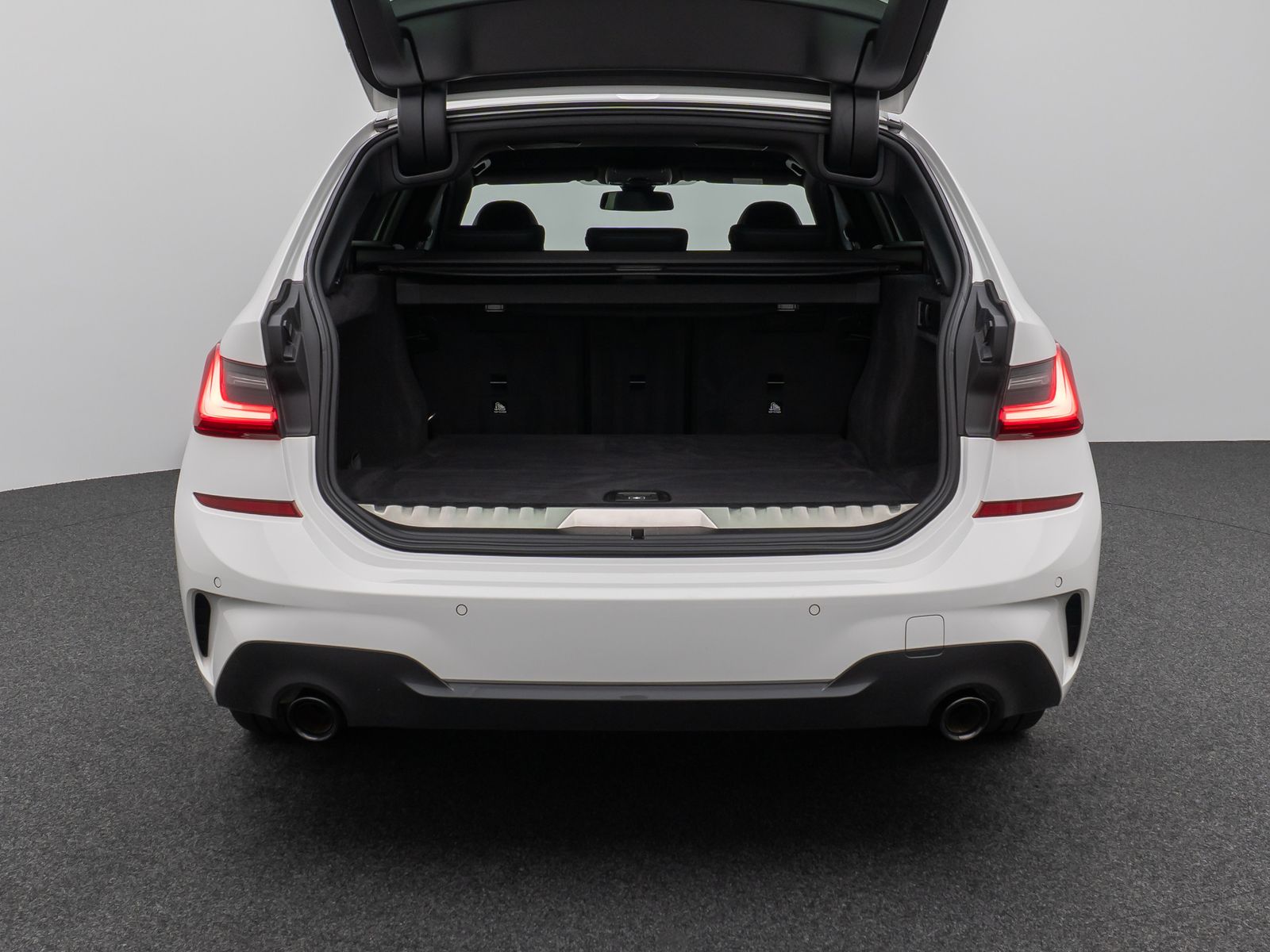 Fahrzeugabbildung BMW 330e M Sport Kamera DAB H/K Geschwind Parkassist