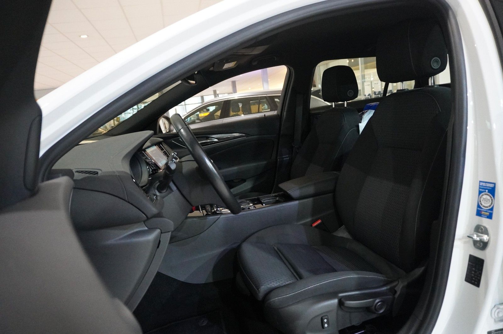 Fahrzeugabbildung Opel Insignia B ST 2.0T BUSINESS NAVI/LED/KAMERA/DAB+